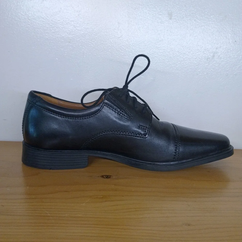 CLARKS Black‎ Tilden Cap Toe Block Heel Leather Oxford Shoes Men's Size 8 M